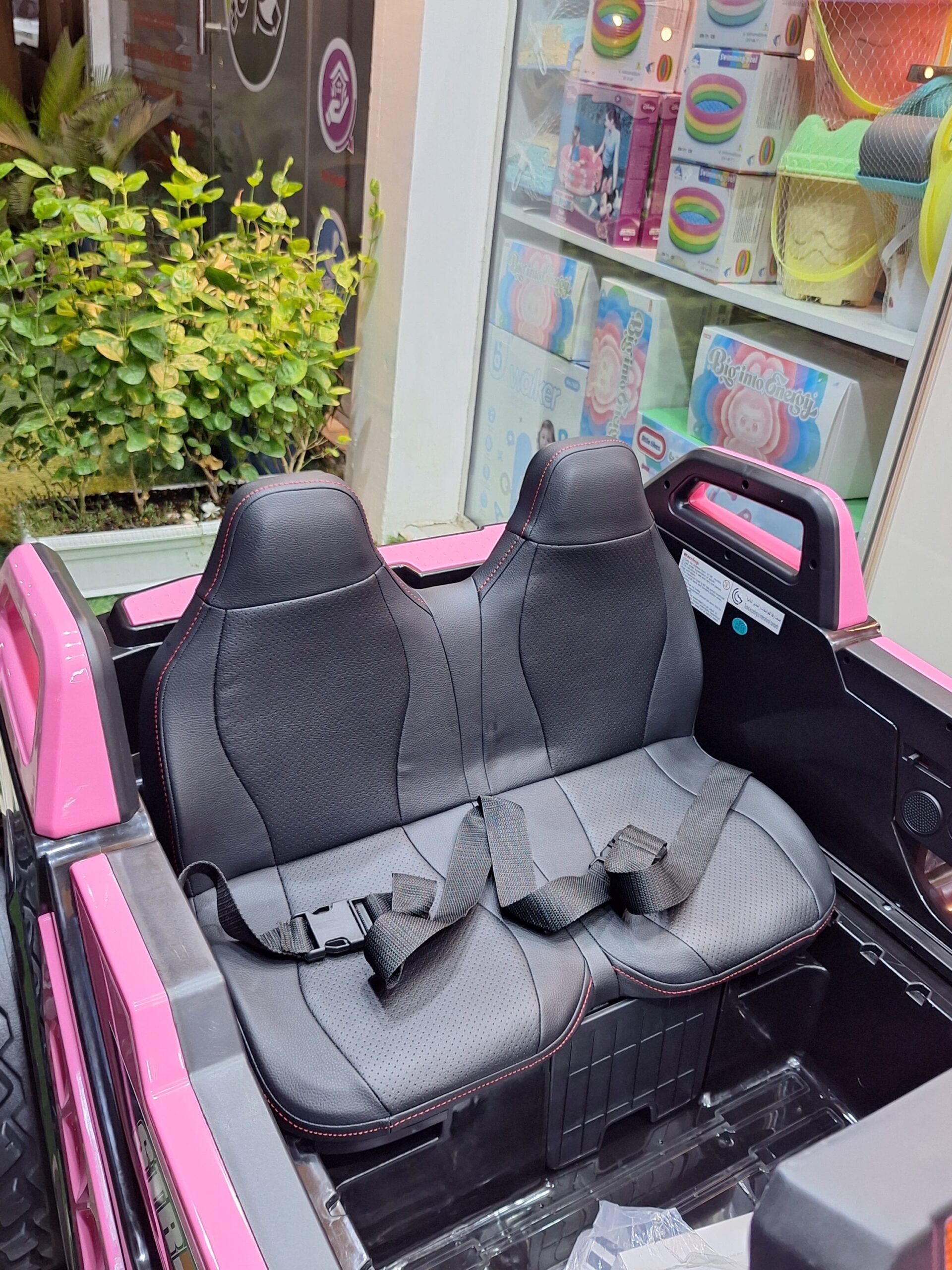 STR Racing Pink Ride-On Car - Image 5