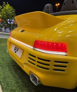 Alternative view of Porsche Classic 911