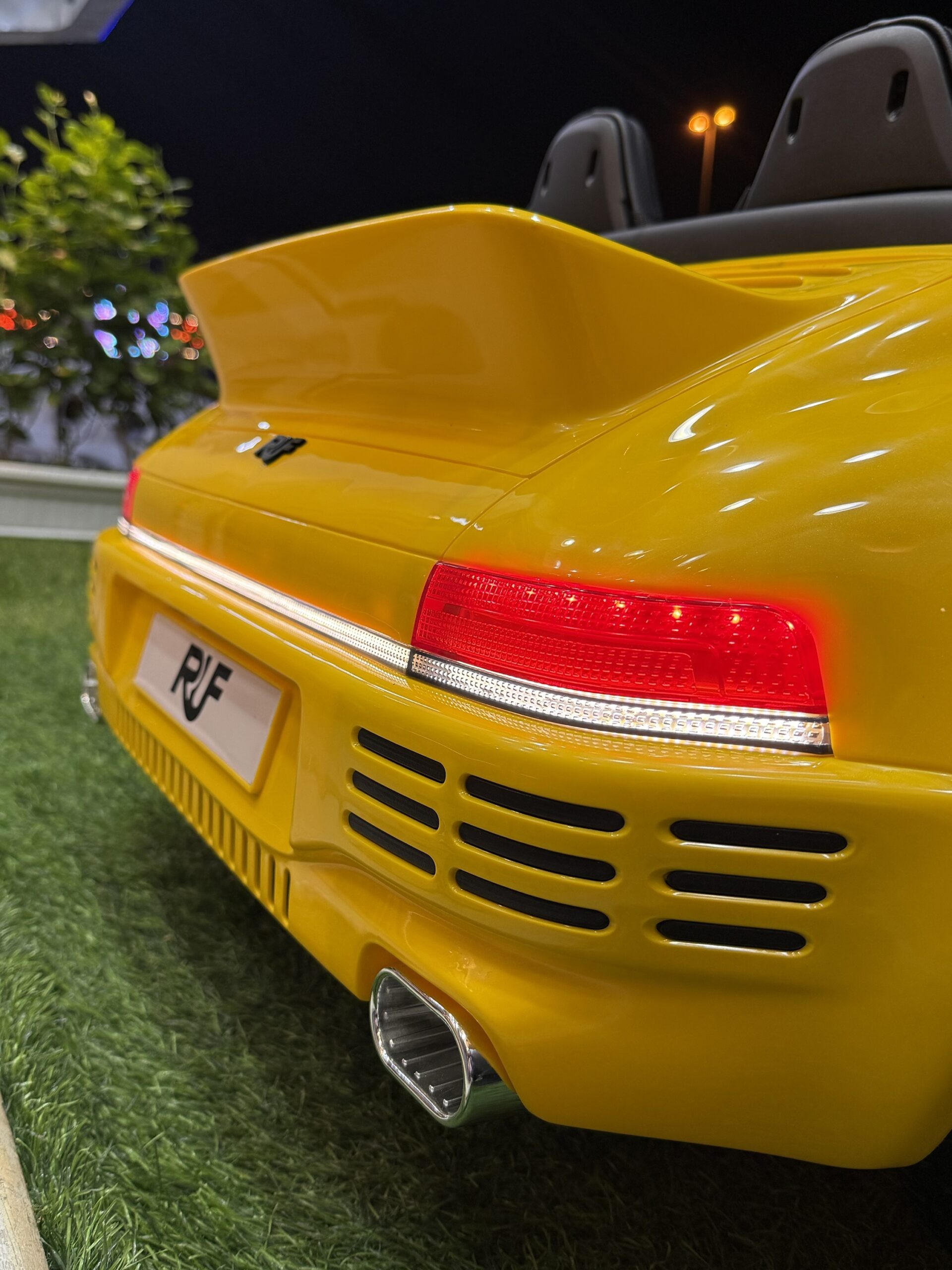 Porsche Classic 911 Ride-On Car - Image 5