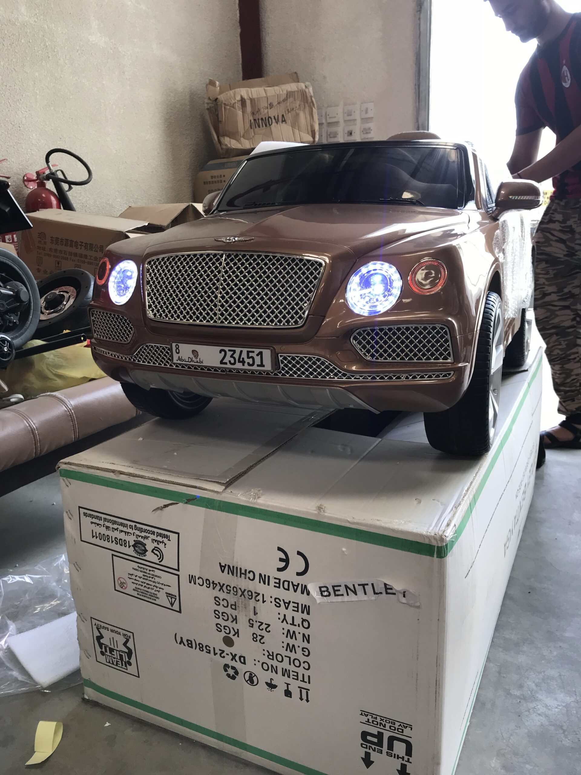 Bentley Bentayga Ride-On Car - Image 10