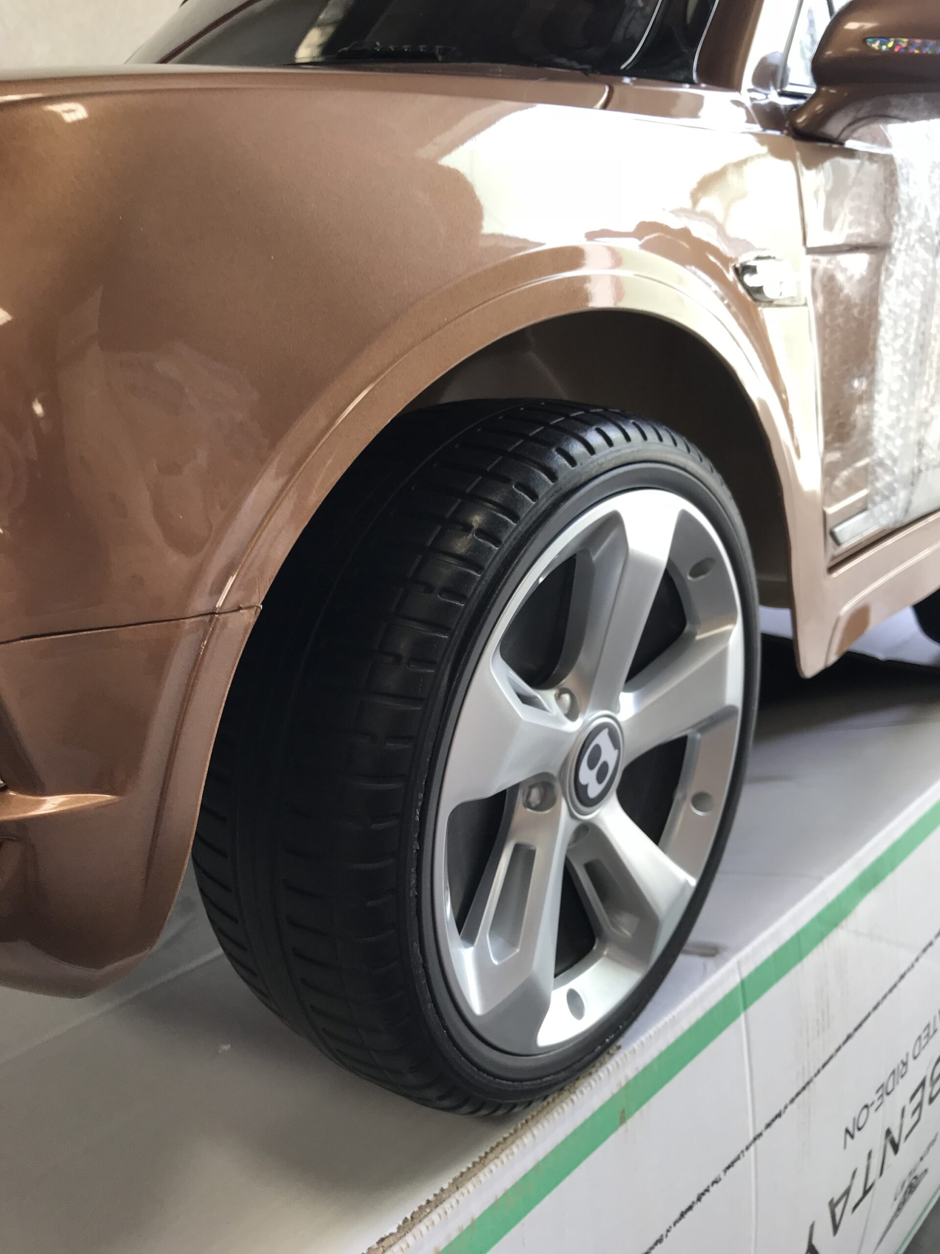 Bentley Bentayga Ride-On Car - Image 8