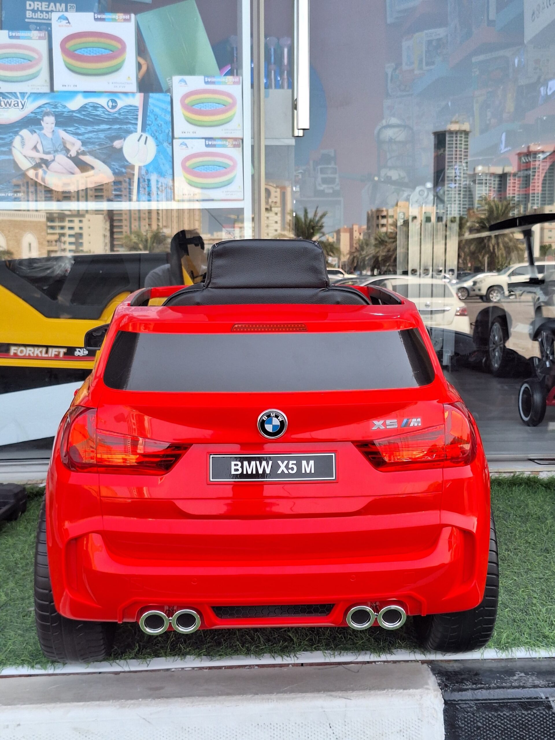 BMW X5 Ride-On Car in Vibrant Red - Image 11