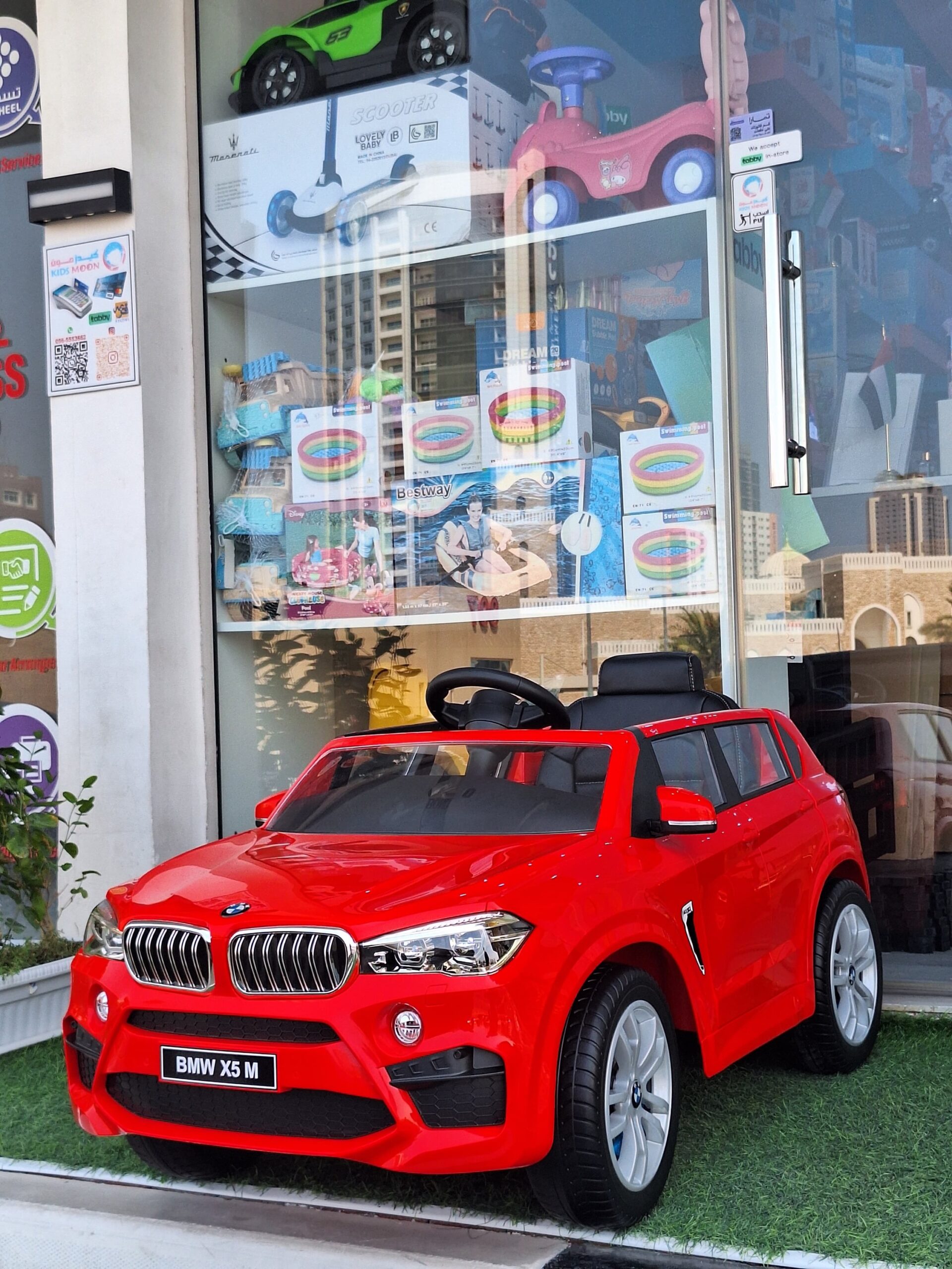 BMW X5 Ride-On Car in Vibrant Red - Image 4