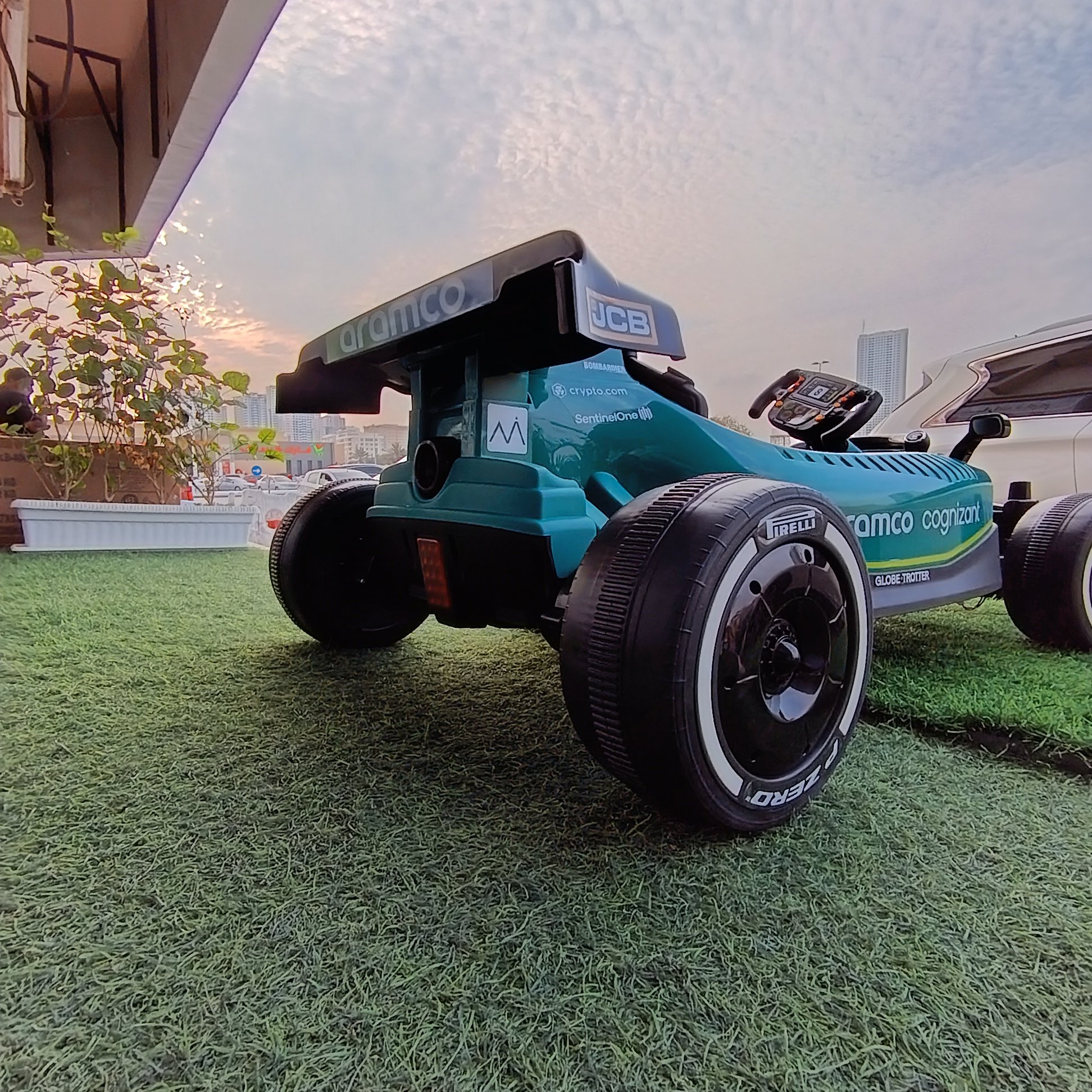 Aston Martin Cognizant Aramco Formula One Ride-On Car - Image 7