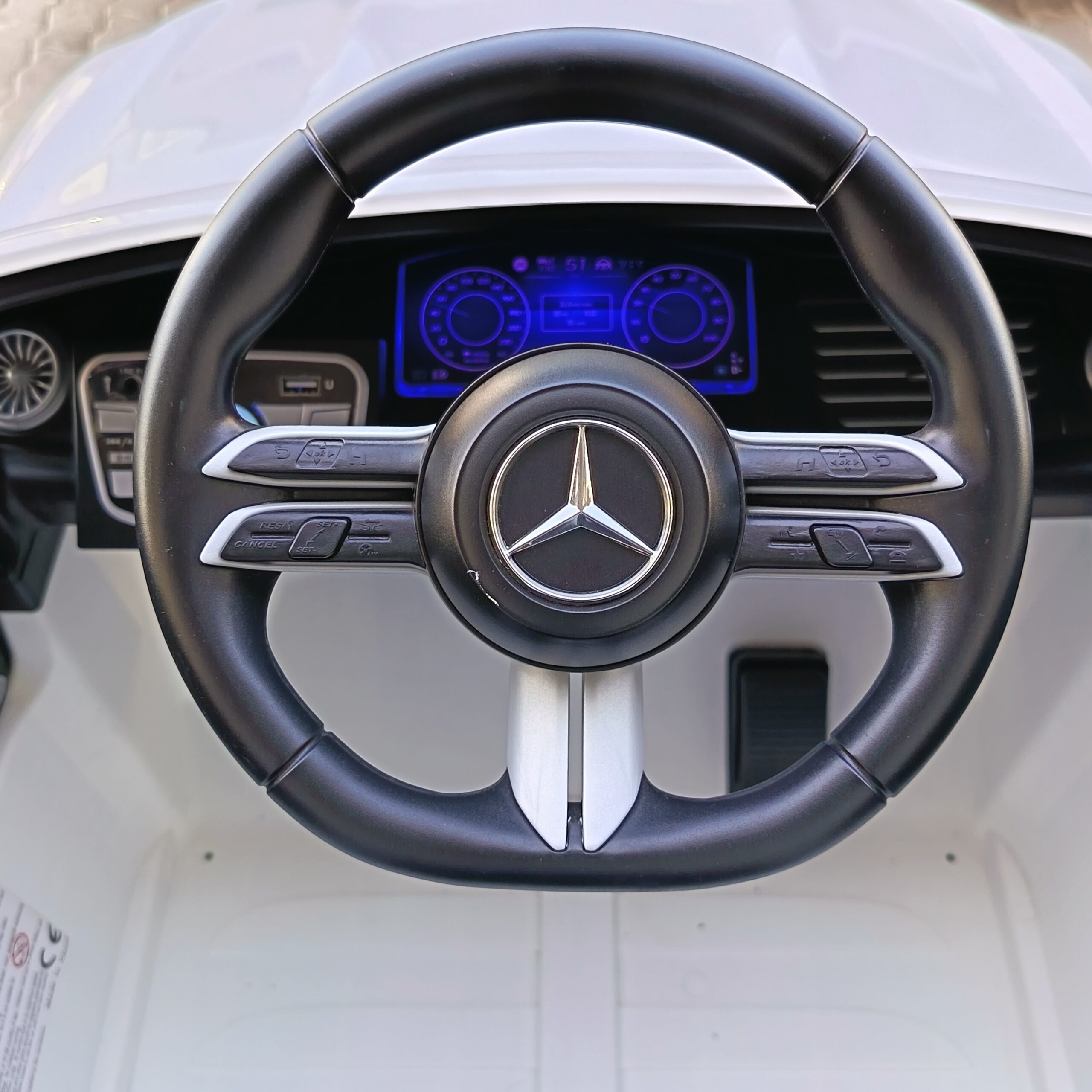 Mercedes-Benz EQS SUV Ride-On Car - Image 7