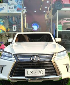 Alternative view of Lexus LX570