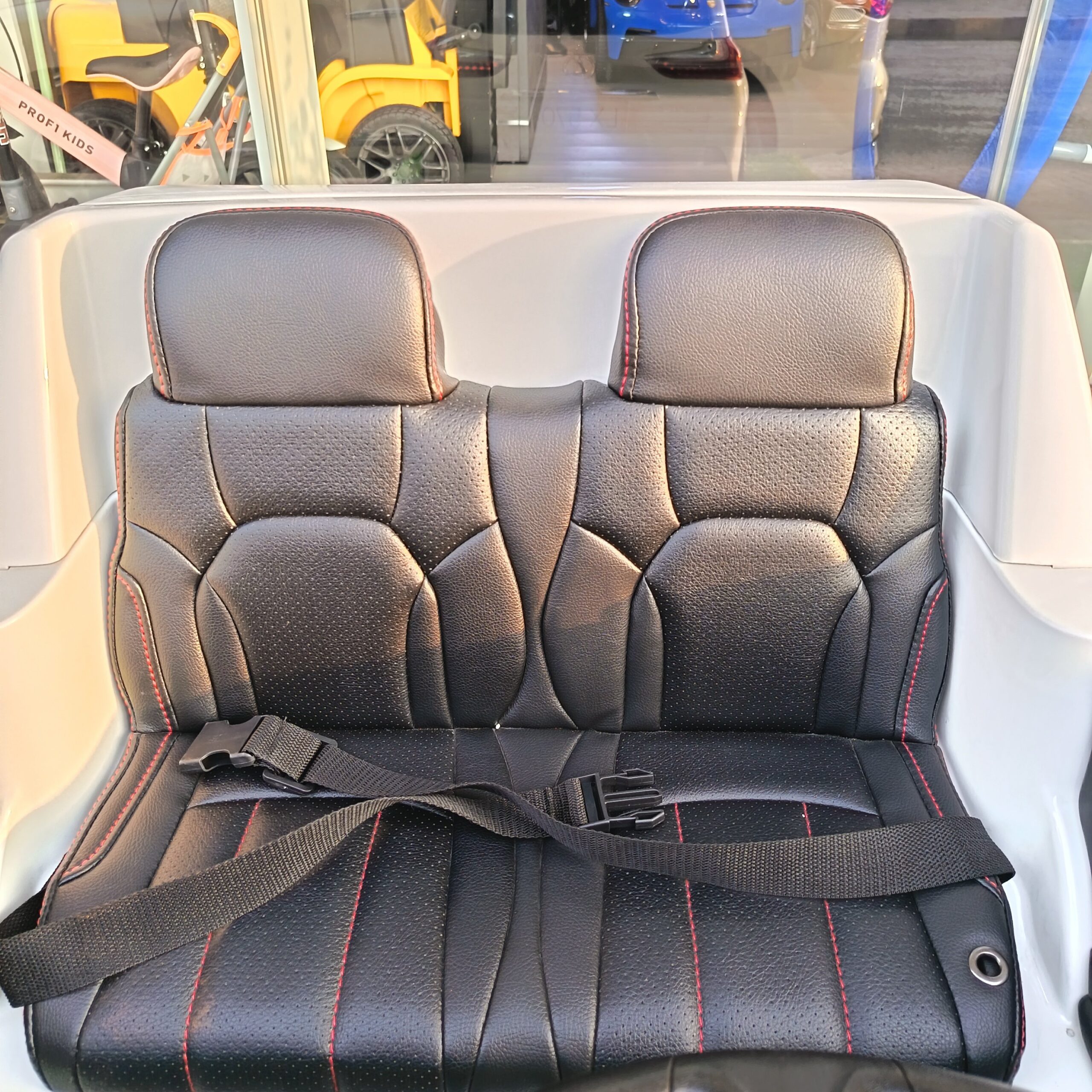 Lexus LX 570 Ride-On Car - Image 9