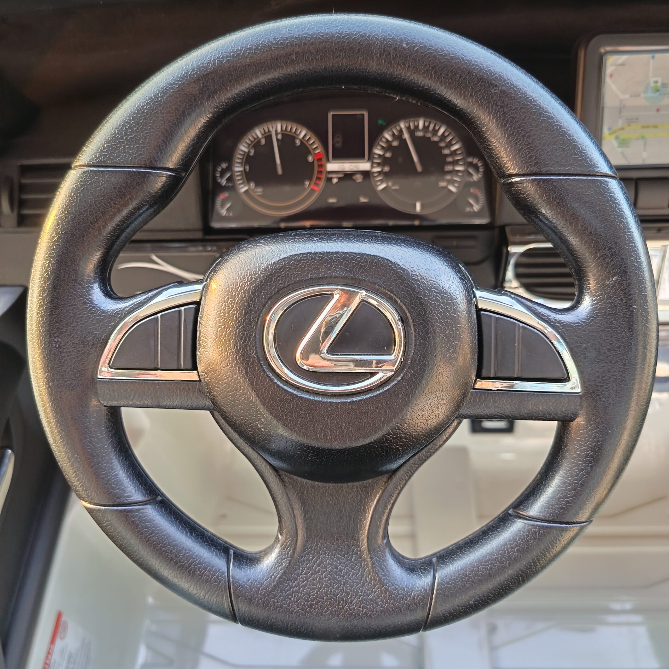 Lexus LX 570 Ride-On Car - Image 7