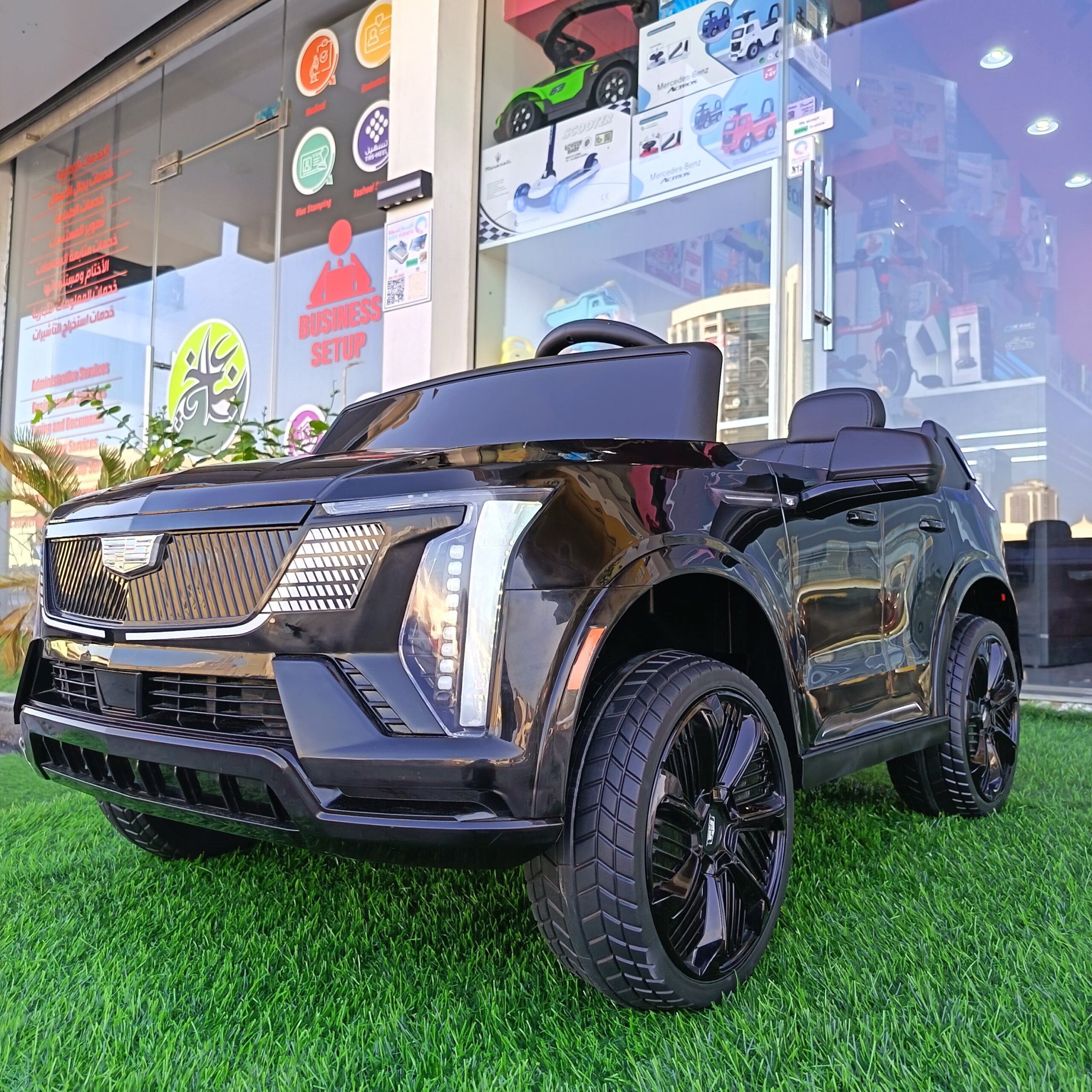 Cadillac Escalade IQ Ride-On Car in Black - Image 4